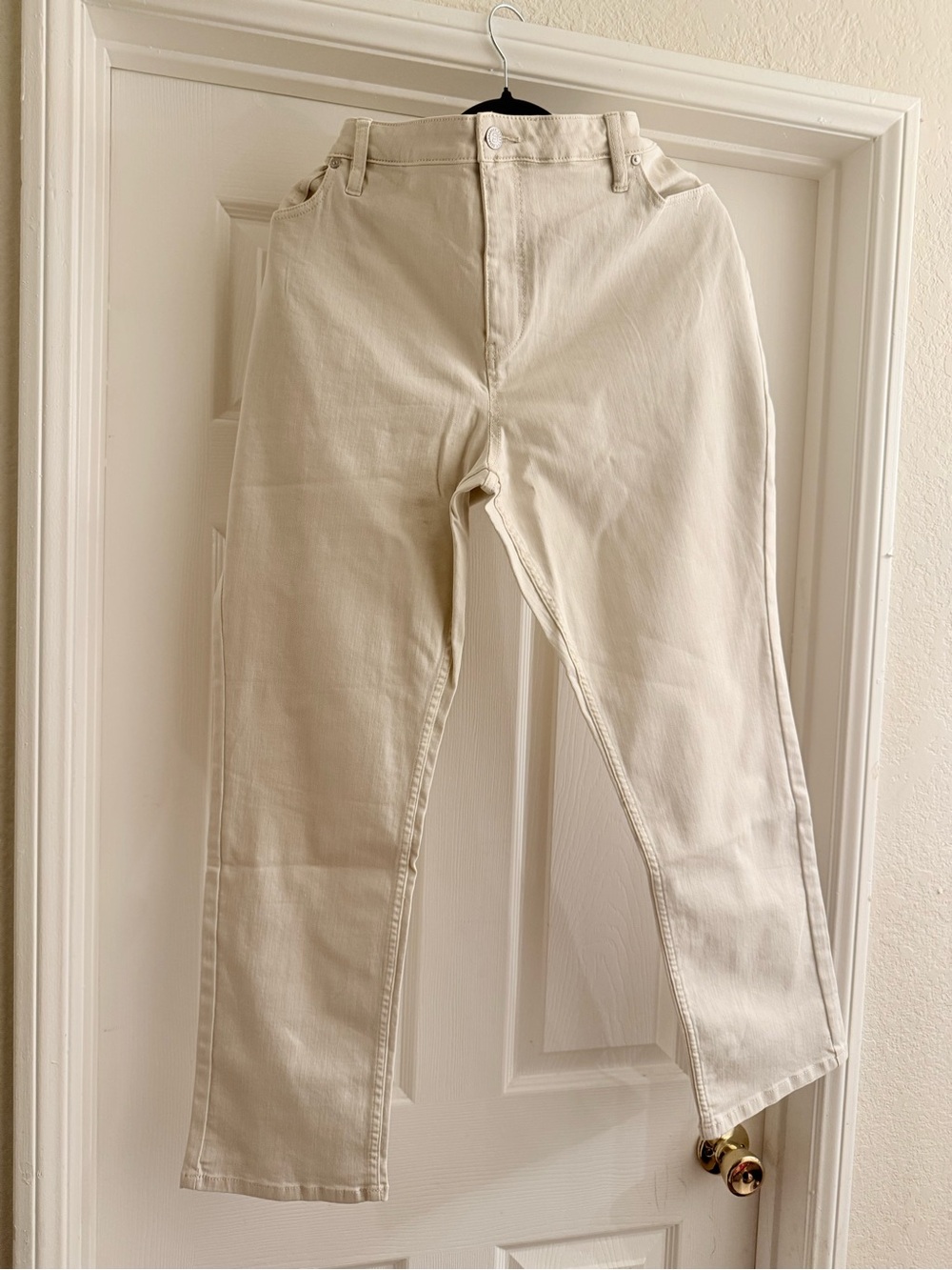 Candace Cameron Bure Men's Straight-Leg Jeans in Cream